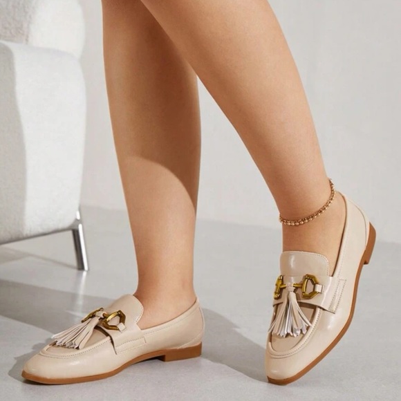Everyday Collection Fashionable Fringe Loafers With Horse Bit Buckle Flat Sole - Picture 3 of 4